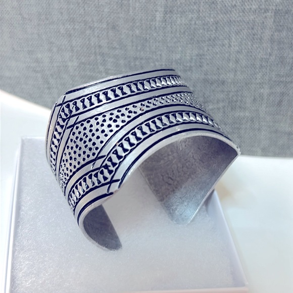 Native American Hopi Silver Overlay Cuff Bracelet - Picture 6 of 8